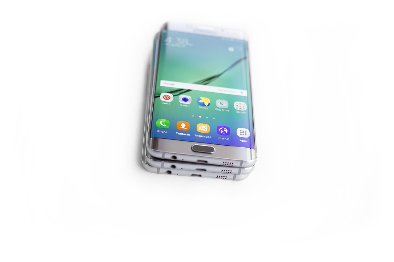 三星Galaxy S7 Edge 7100白色款閃耀登場，最新報價一覽