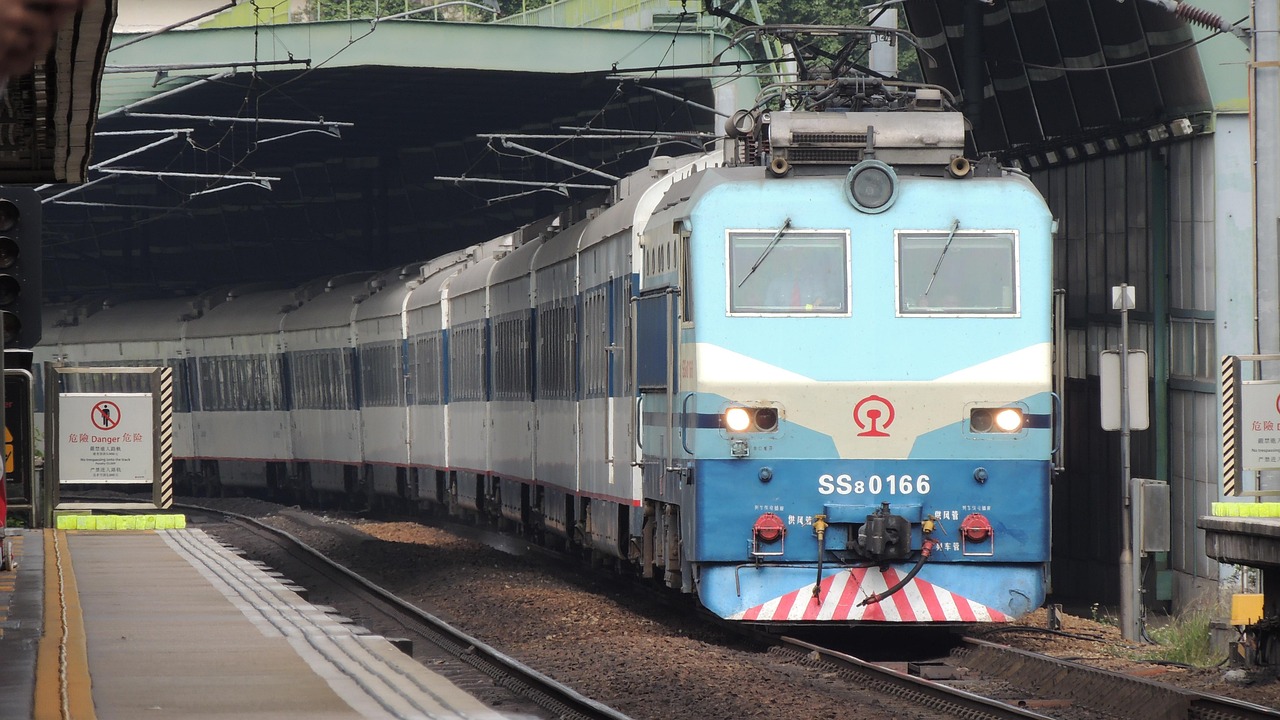 五菱燃油觀光車最新款，現(xiàn)代都市便捷與舒適的探索之旅