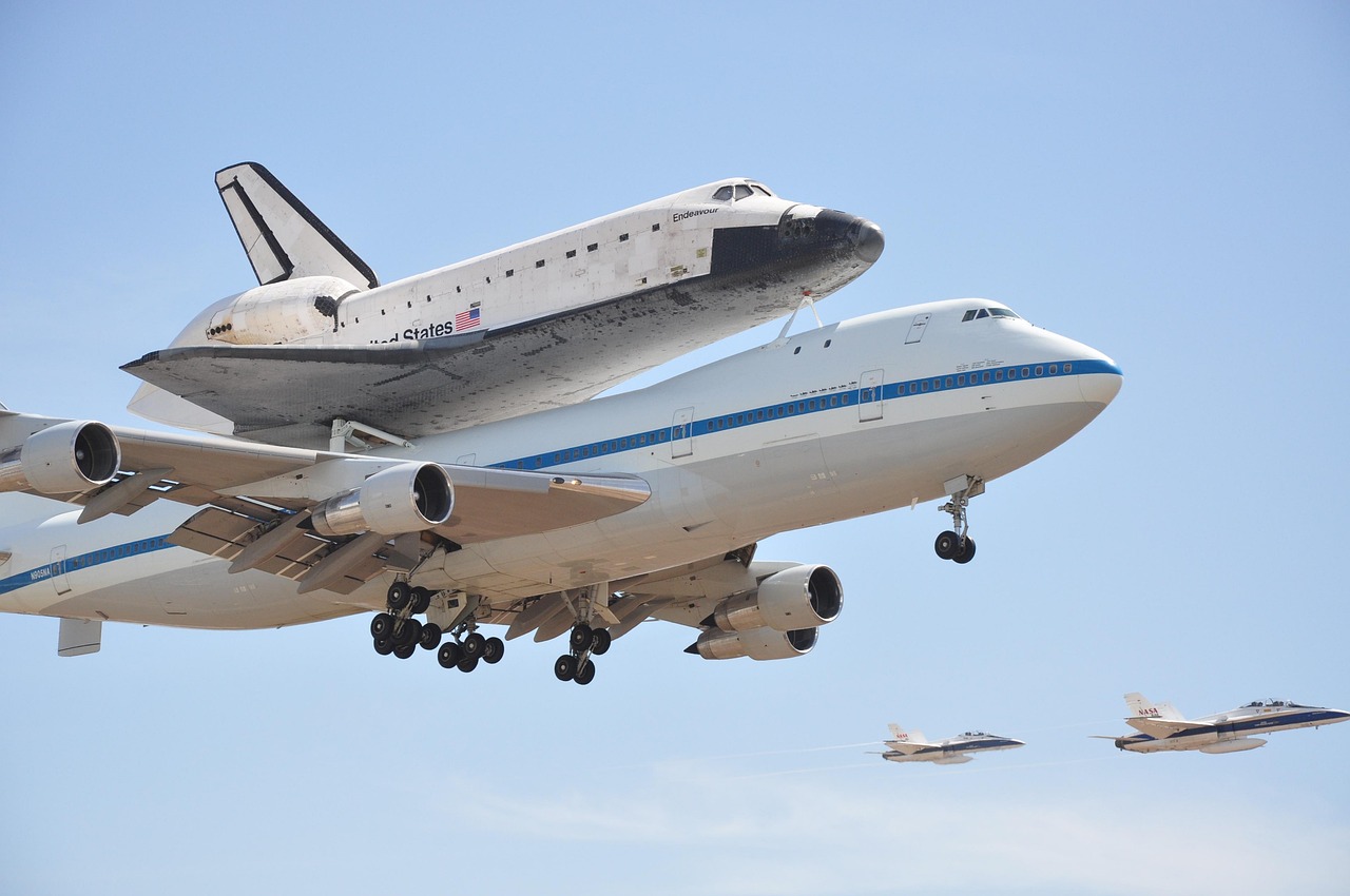探索航空技術(shù)革新，最新飛機(jī)與未來(lái)展望
